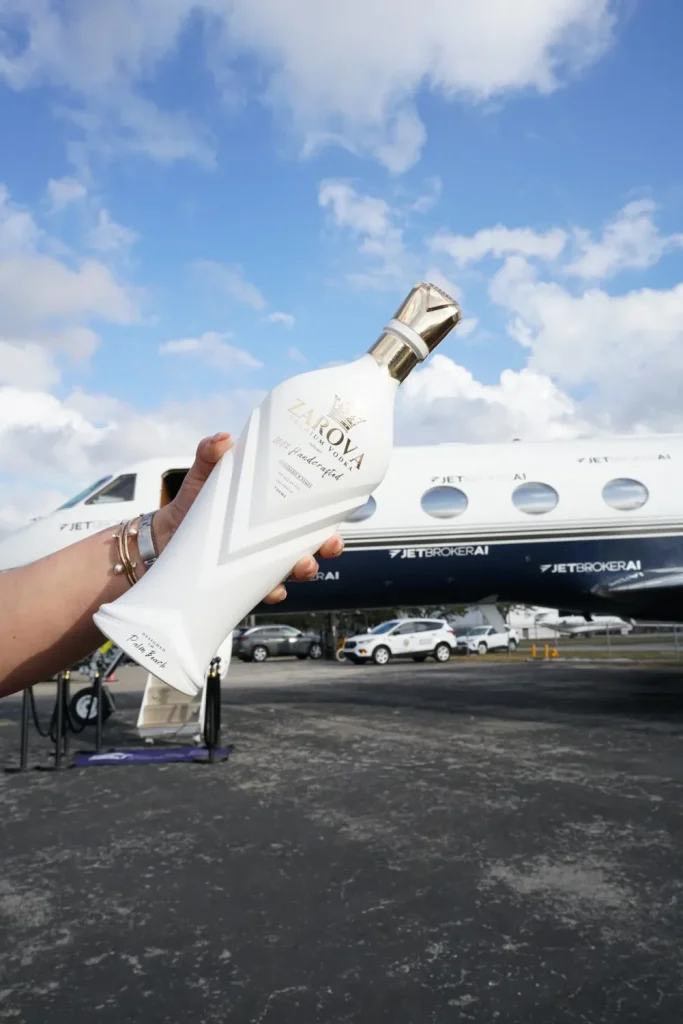 Business Traveler US, zarova